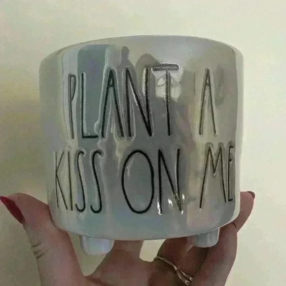 Rae Dunn  iridescent small plant pot says plant a kiss on me - Picture 7 of 7
